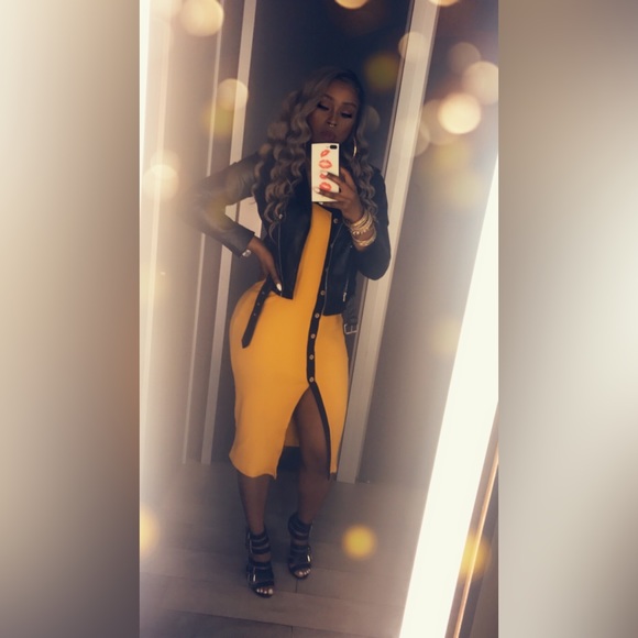 Meet your Posher, Stephanie - Picture 3 of 3